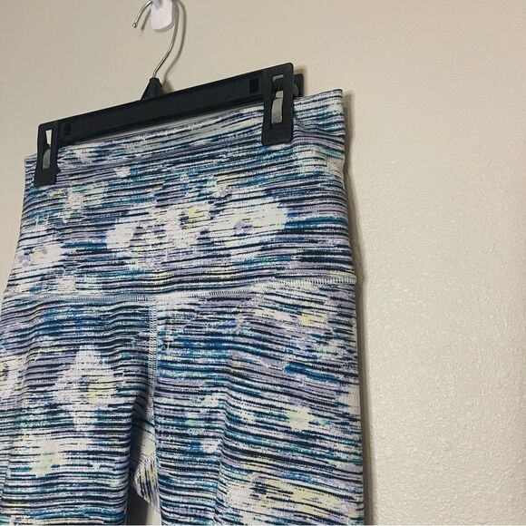 Lululemon wunder under blurry belle multi leggings size 6 23” - Picture 2 of 11